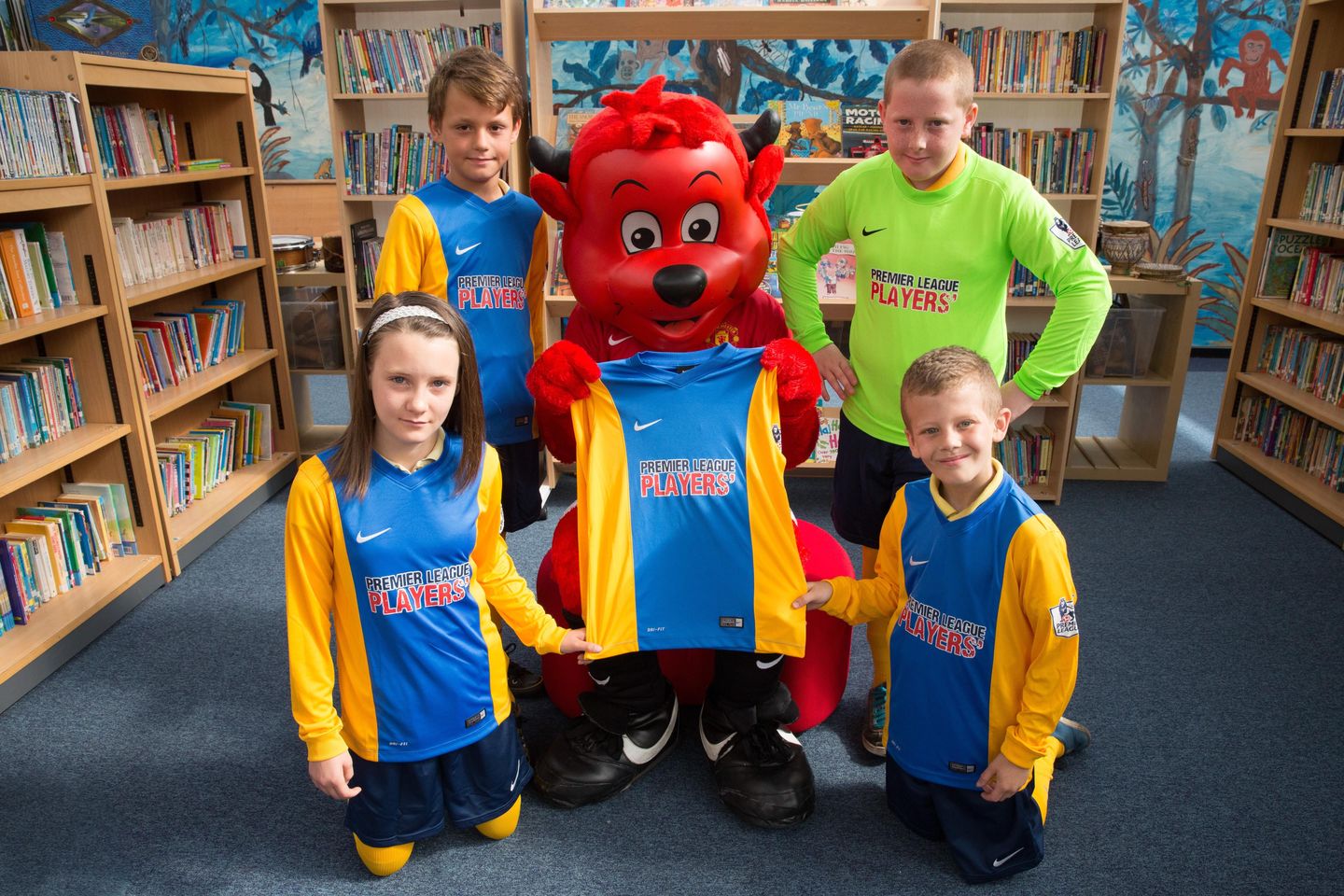 players-kit-scheme-260614-manchester-united-fred-the-red-st-mary's-primary-school-cadishead-3