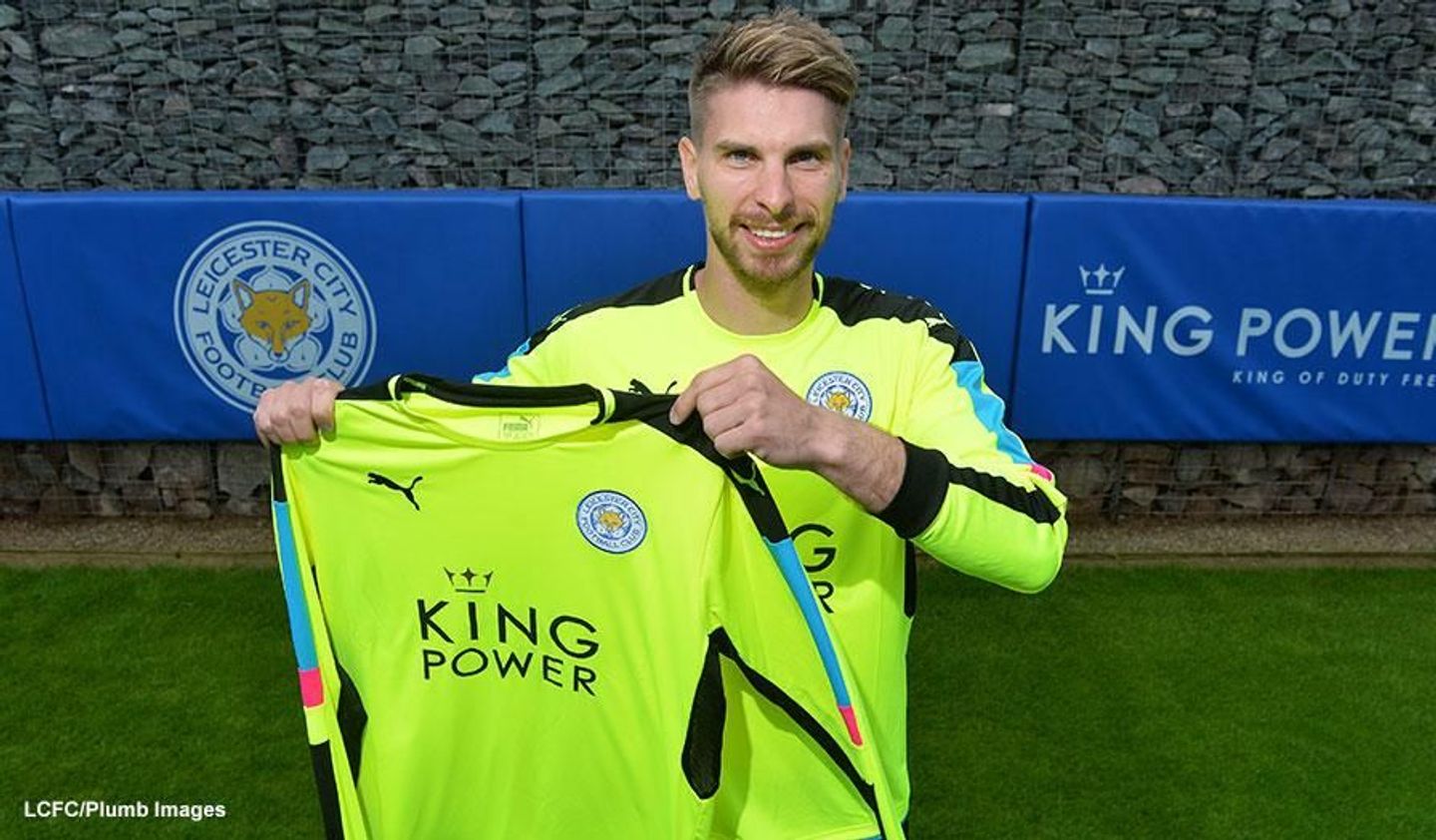 ron-robert-zieler-signs-for-leicester-city-shirt-030616-credit-v2.jpg