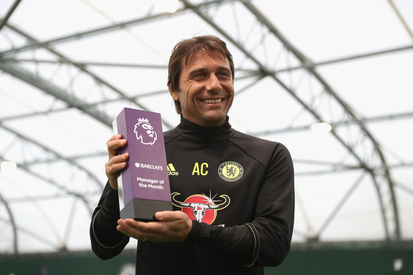 Antonio Conte wins October's Barclays Manager of the Month, 181116