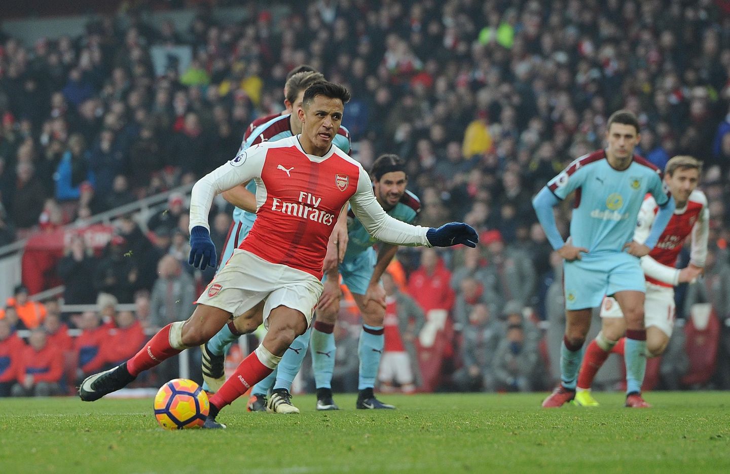 Arsenal v Burnley, Alexis Sanchez scores