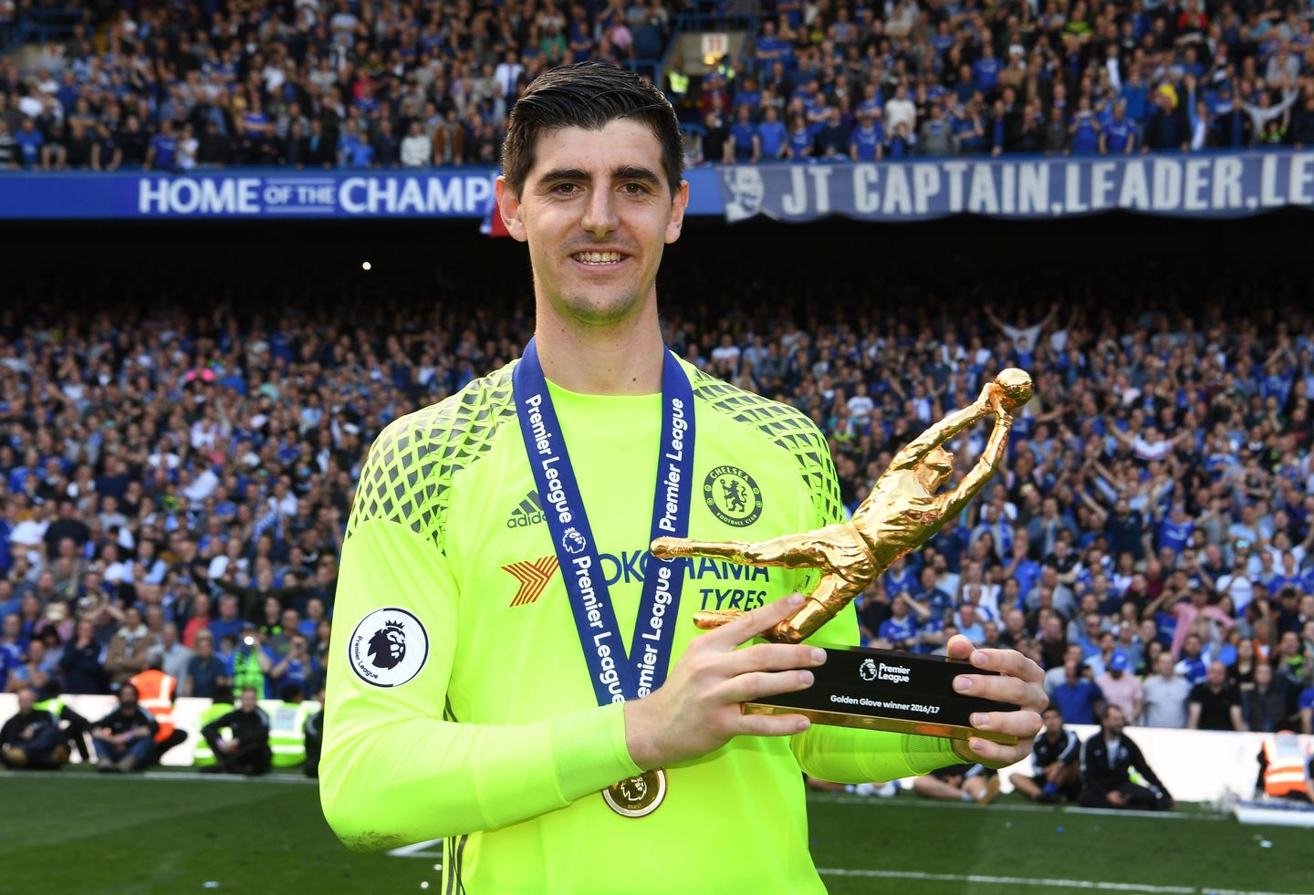 Thibaut Courtois, Golden Glove award 2016/17