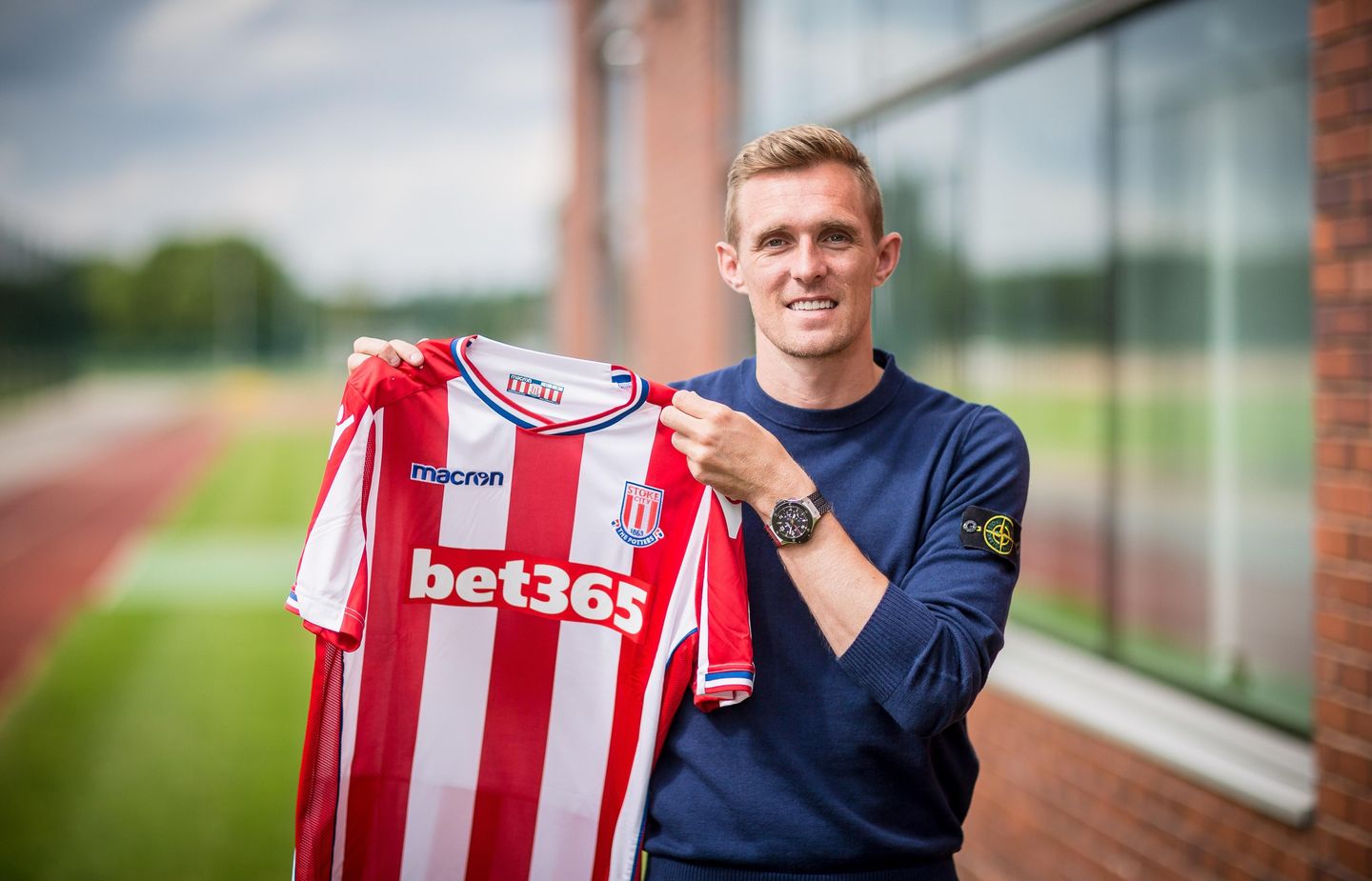 Darren Fletcher signs for Stoke City
