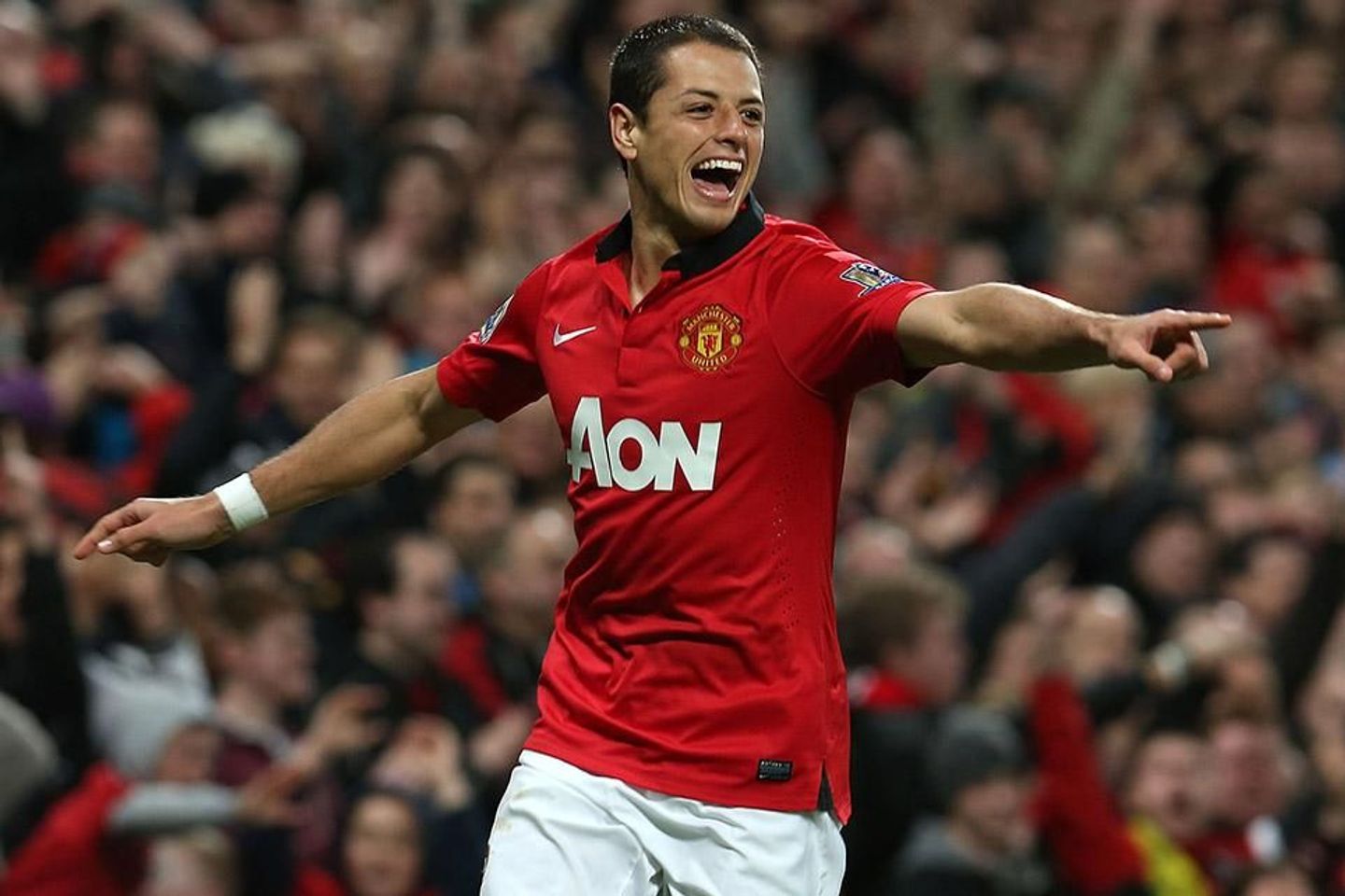 Javier Hernandez celebrates scoring for Manchester United