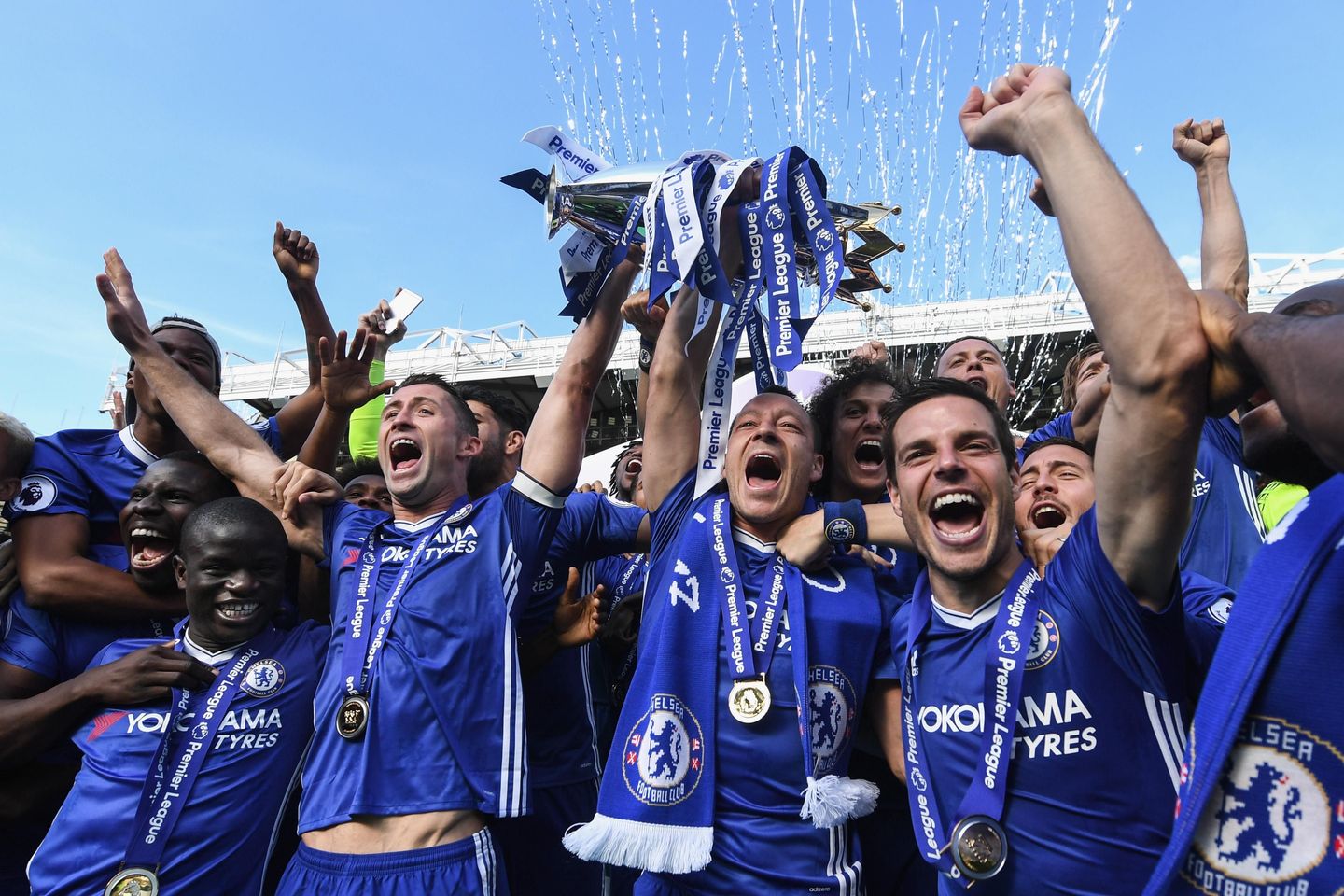 Chelsea lift Premier League trophy, 2016/17