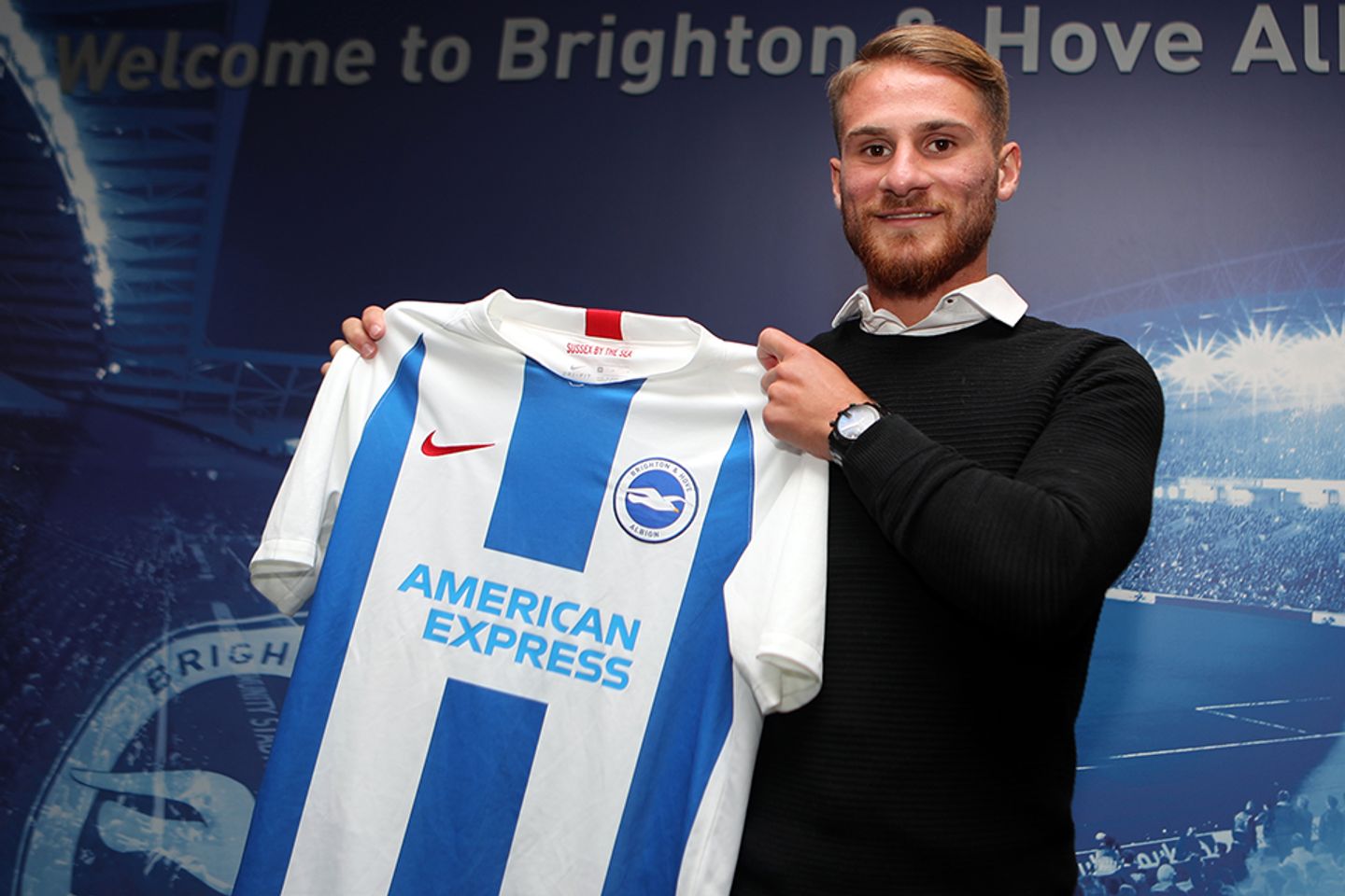 Alexis Mac Allister signs for Brighton