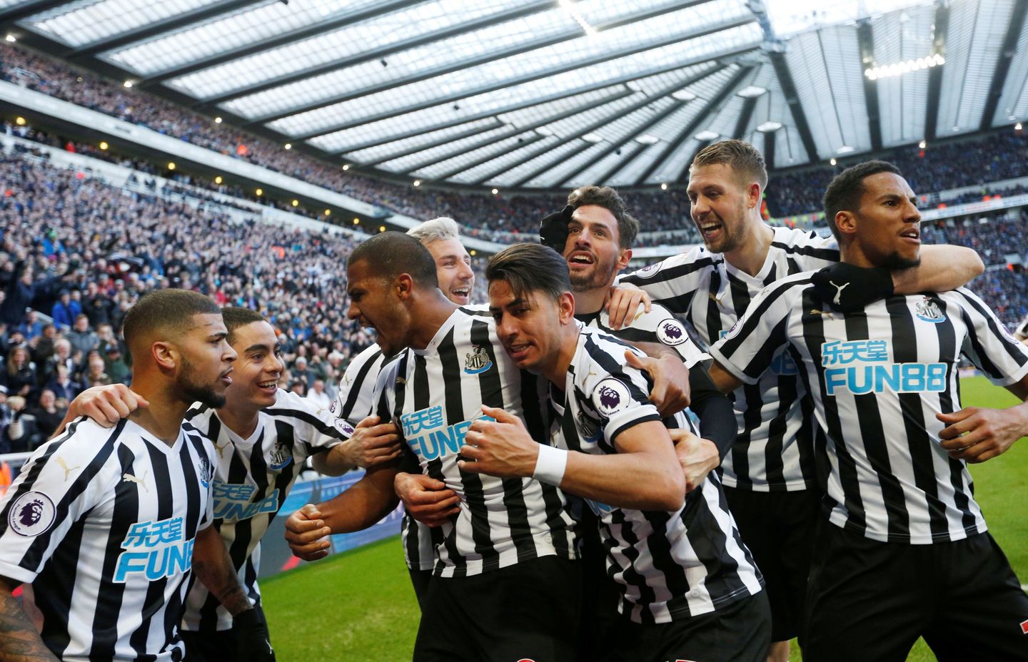 Newcastle United v Everton