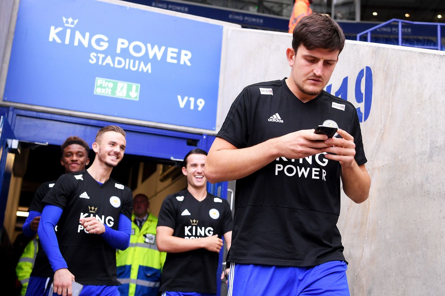 Harry Maguire, Leicester, phone