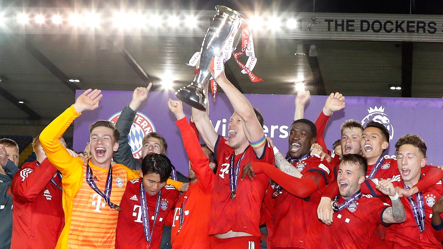 Bayern Munich win the PL International Cup