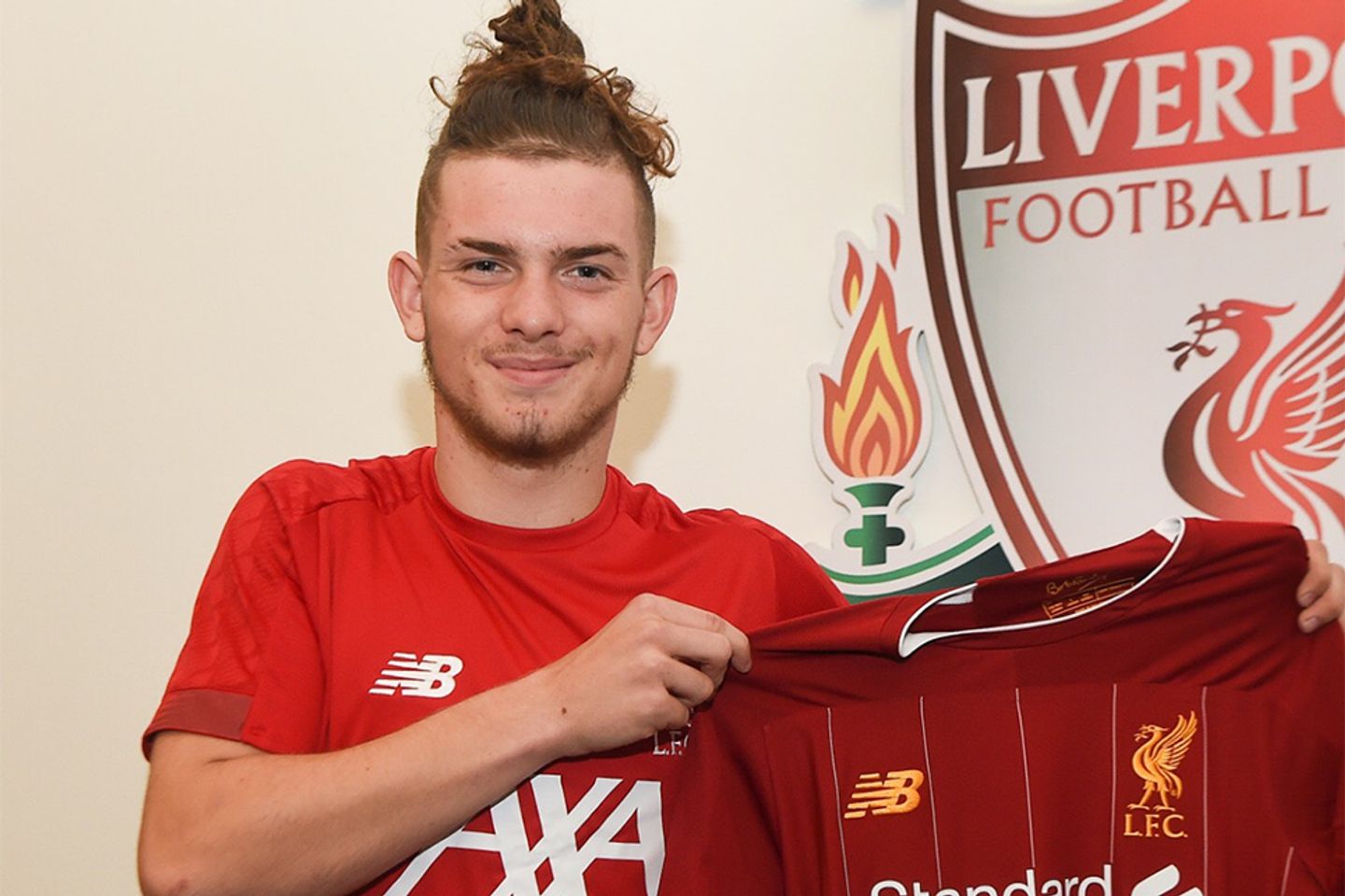 Harvey Elliott signs for Fulham