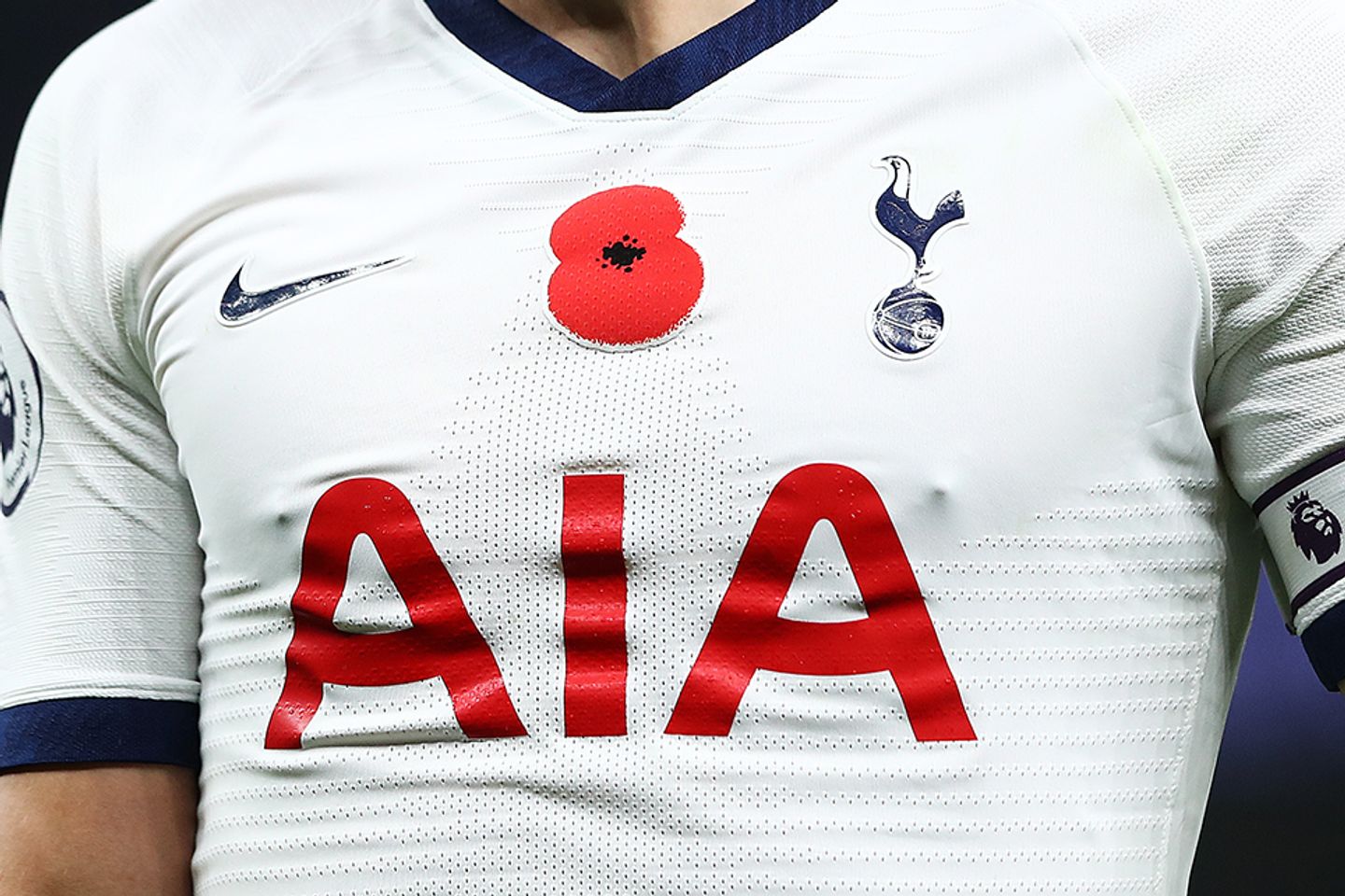 Premier League poppy shirts go up for sale, image size:1440x960