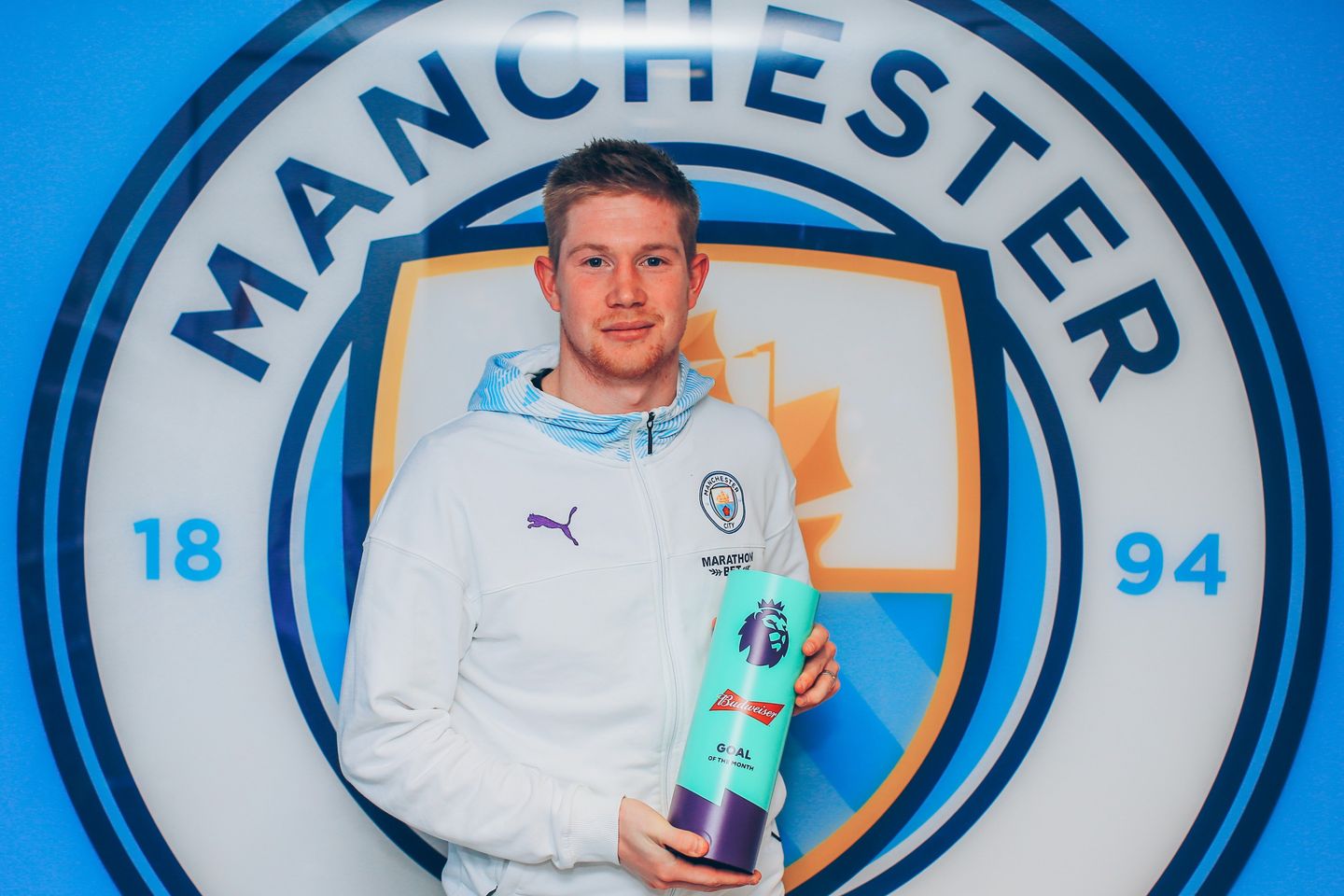 Kevin De Bruyne picks up his November 2019 Budweiser Goal of the Month award