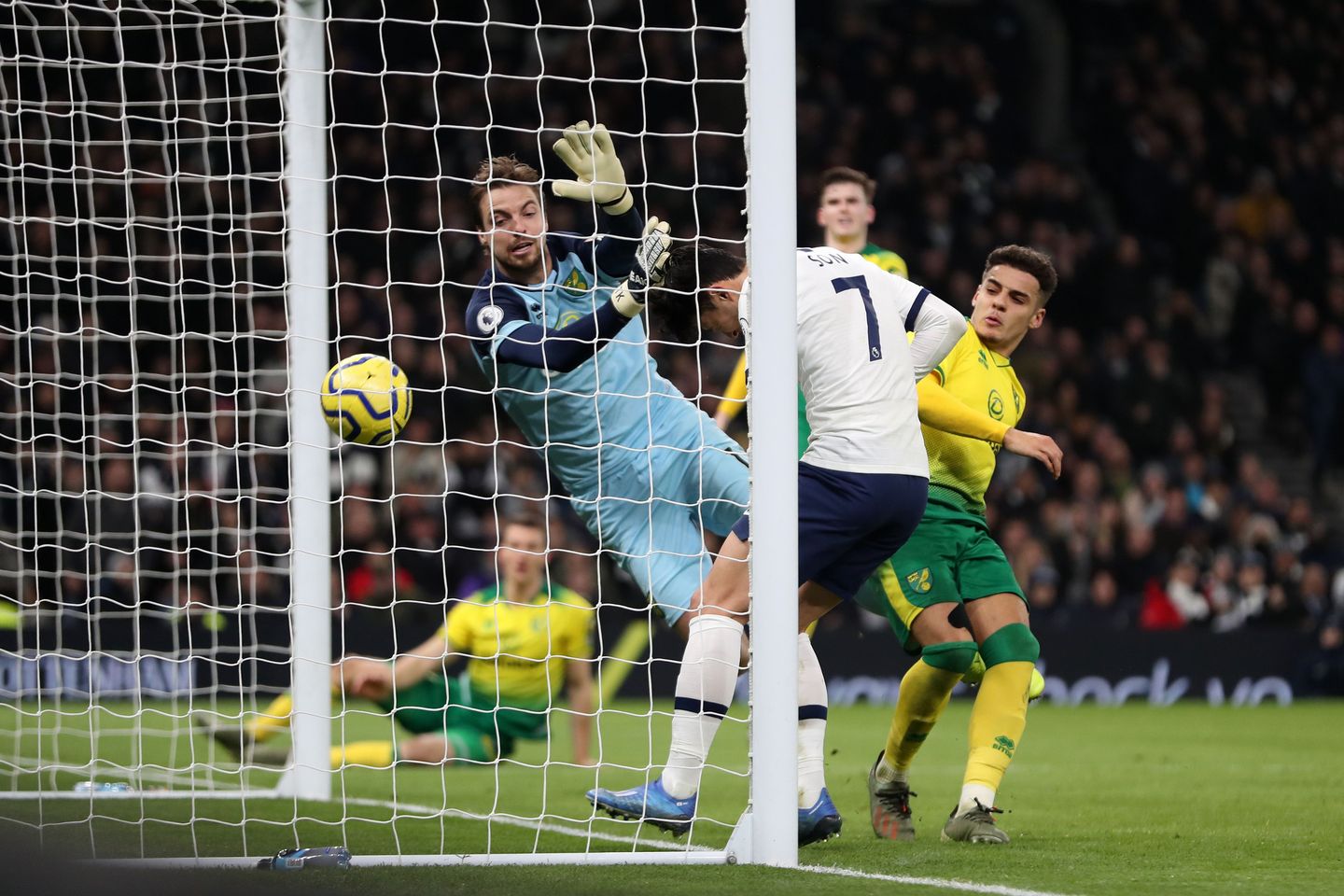 Tottenham Hotspur v Norwich City - Premier League