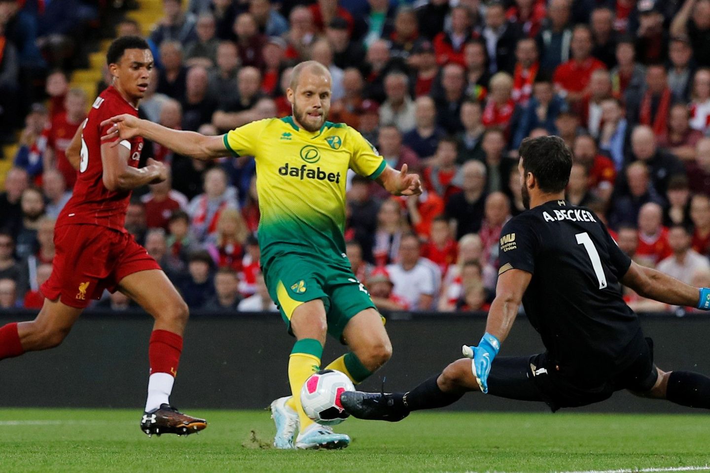 Teemu Pukki v Liverpool