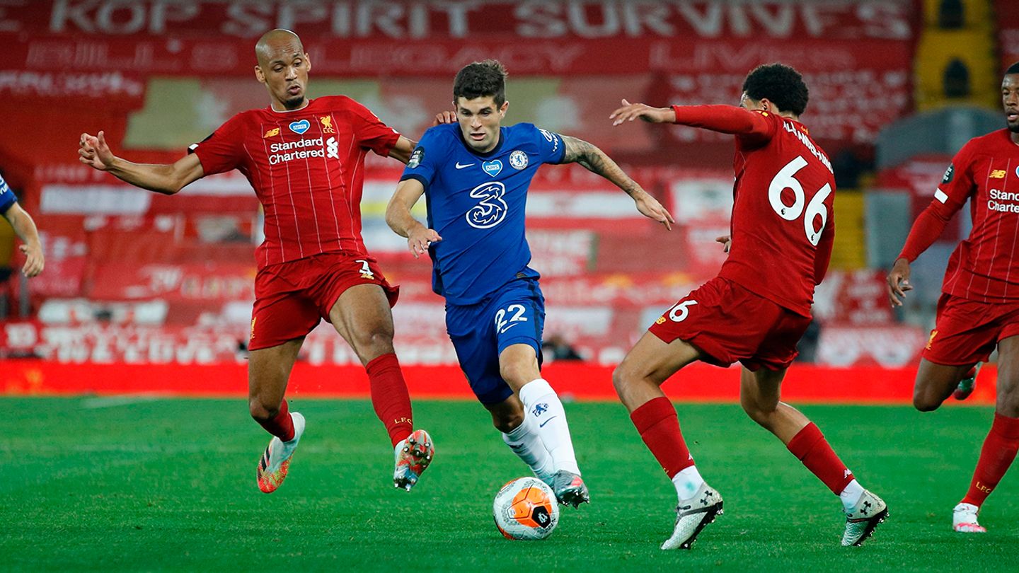 Chelsea's Christian Pulisic takes on Liverpool