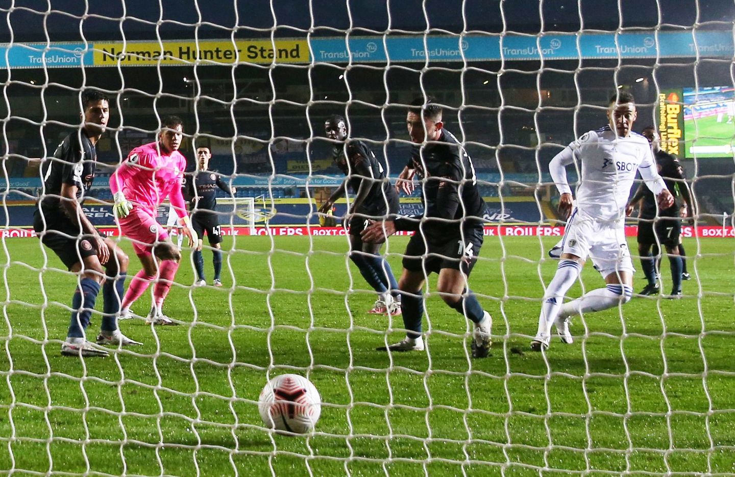 Leeds United v Manchester City