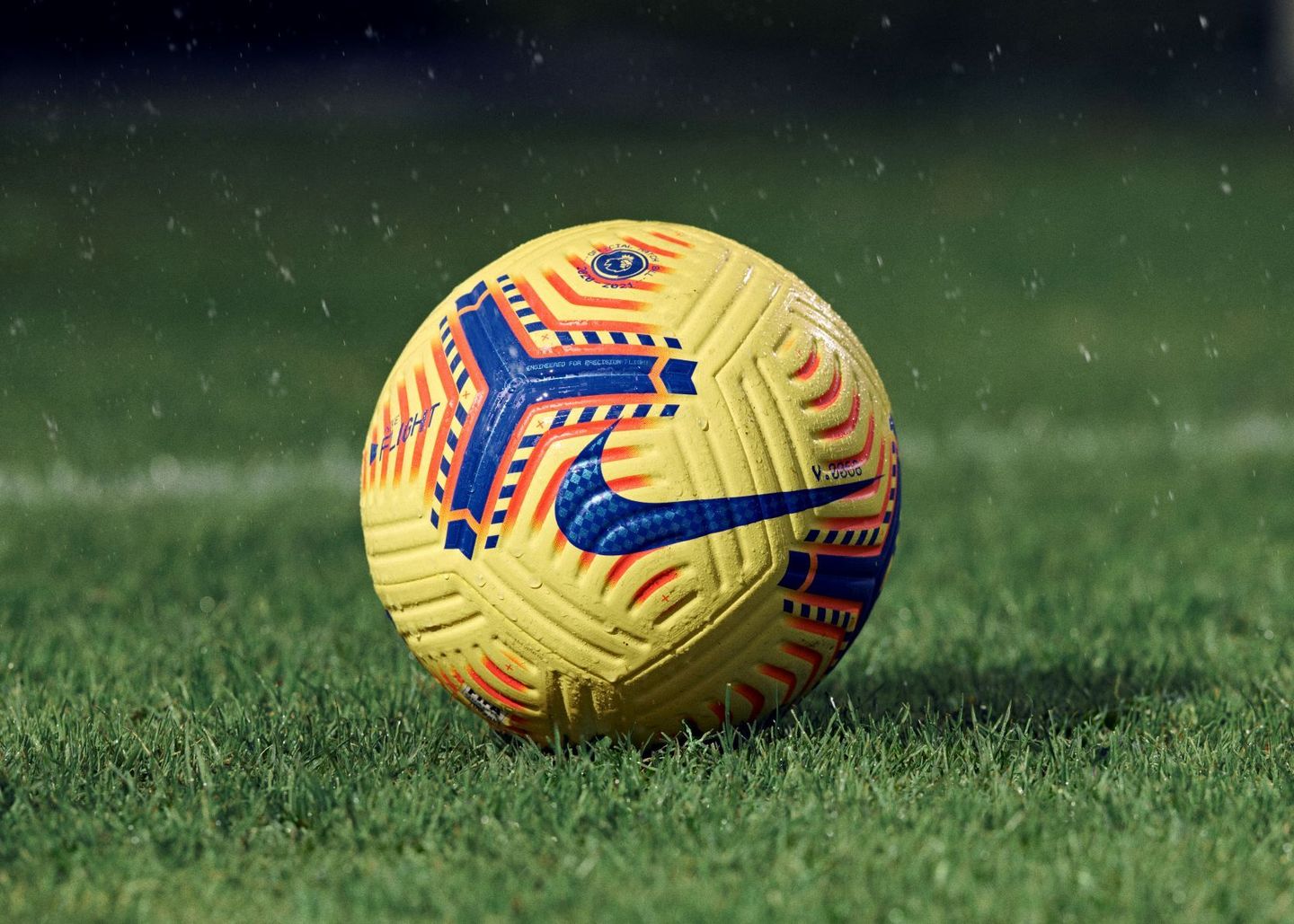 NIKE Flight Hi-Vis ball web