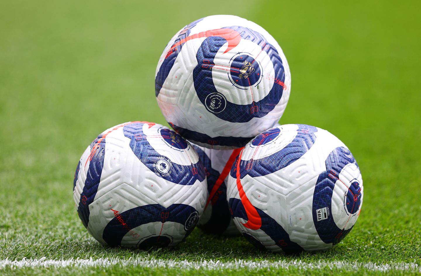 Nike 2020-21 third edition balls