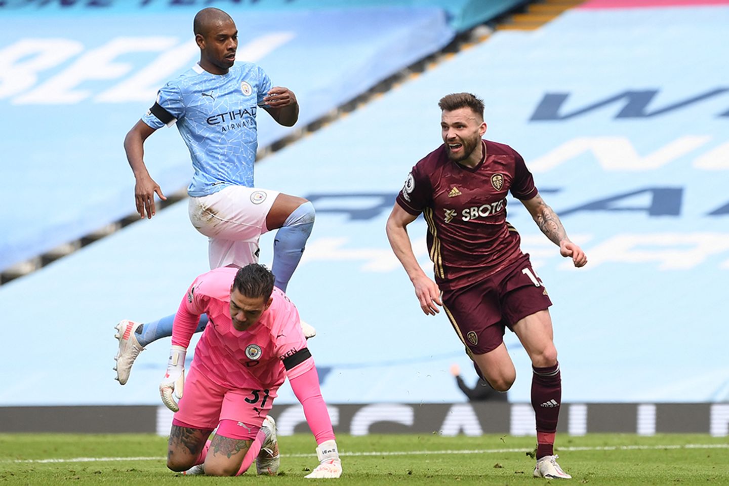 Stuart Dallas, Leeds