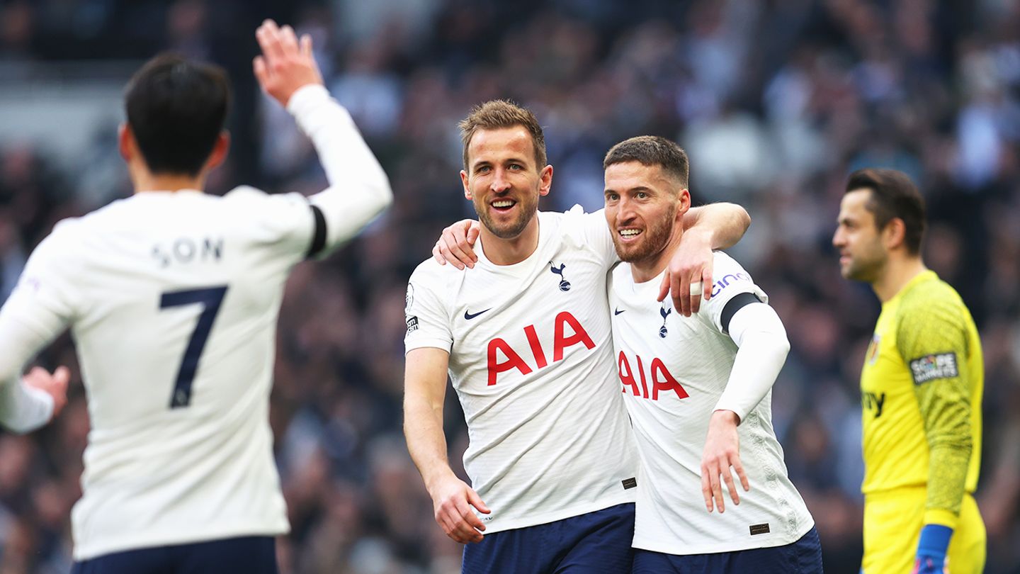 Spurs' Harry Kane celebrates with Son Heung-min and Matt Doherty