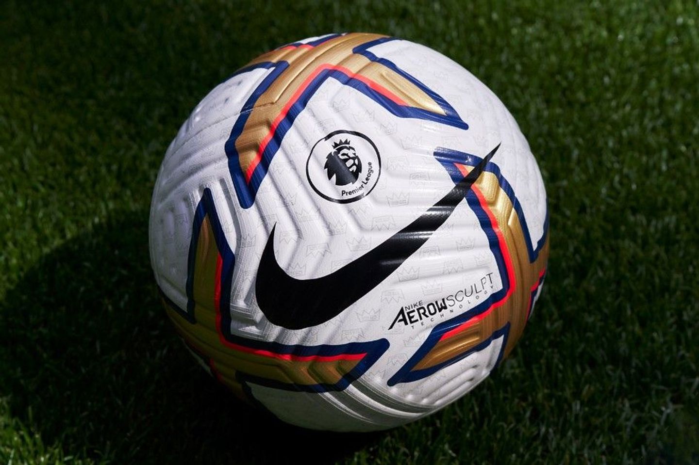 Nike ball 2022-23 3-2 crop