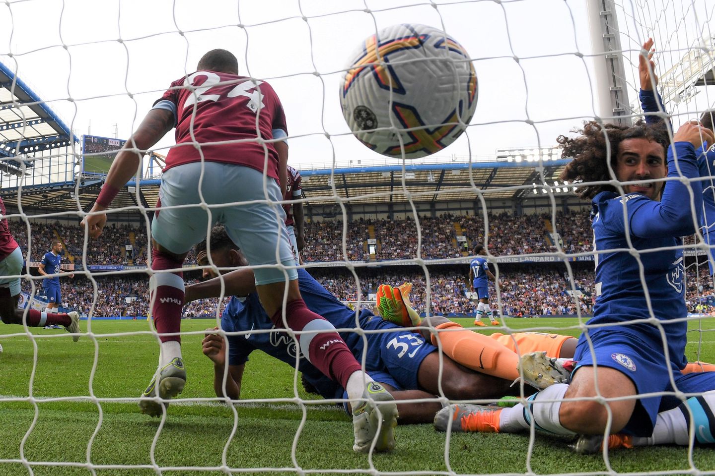 CHEWHU Antonio goal cropped