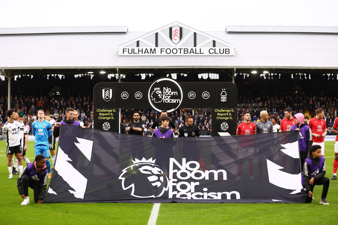 Fulham FC v Nottingham Forest - Premier League