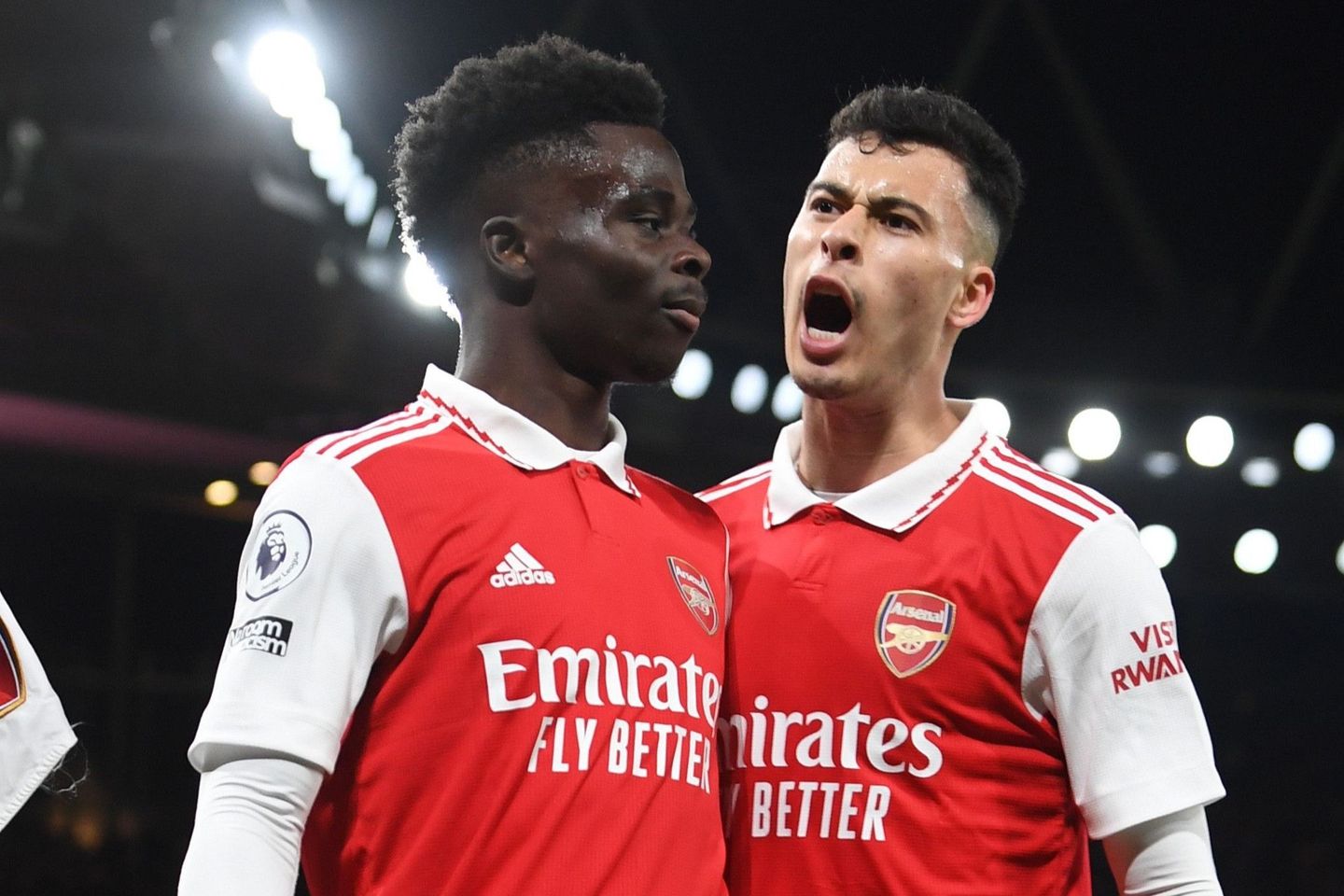 Bukayo Saka Gabriel Martinelli celebrate