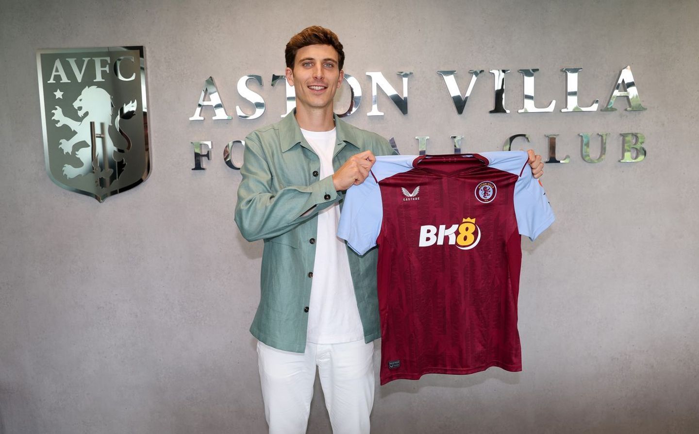 Pau Torres, Aston Villa