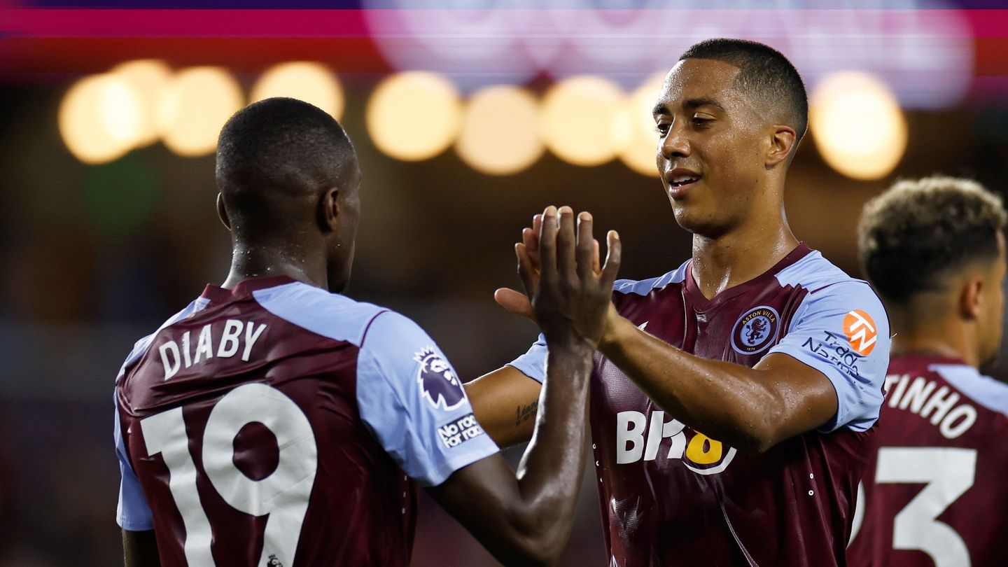 Moussa Diaby and Youri Tielemans