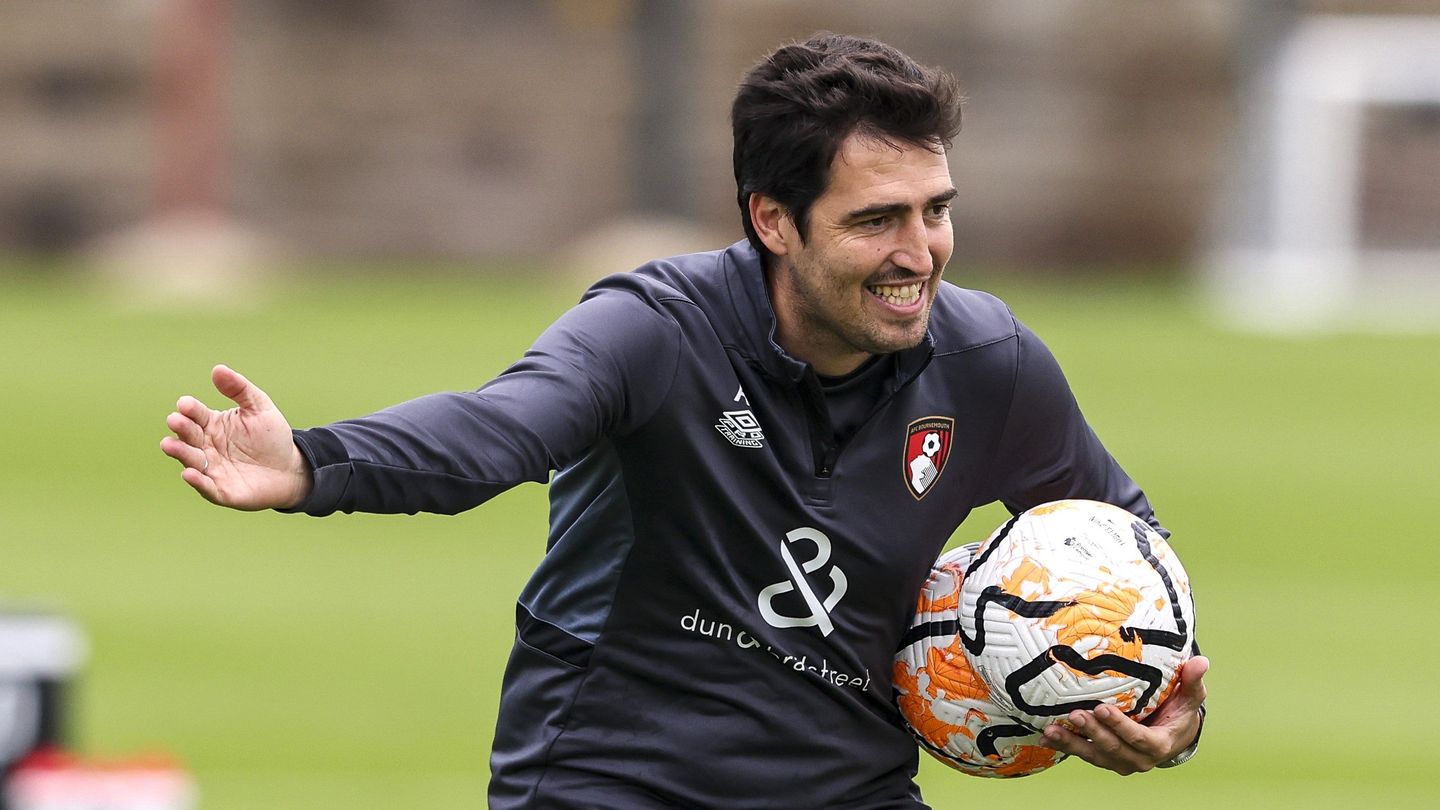 Andoni Iraola masuk radar pelatih baru Manchester United