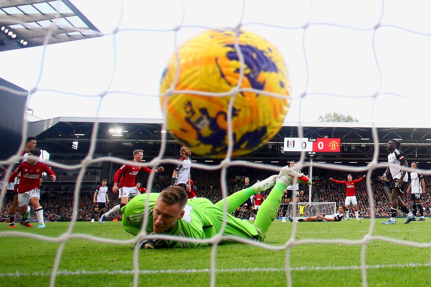 Fulham FC v Manchester United - Premier League