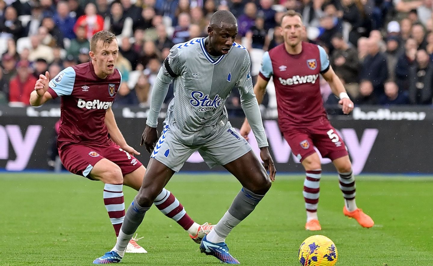 Doucoure, West Ham v Everton