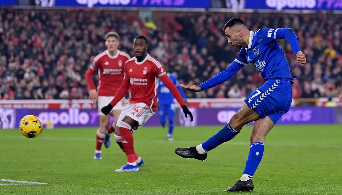 Nottingham Forest v Everton