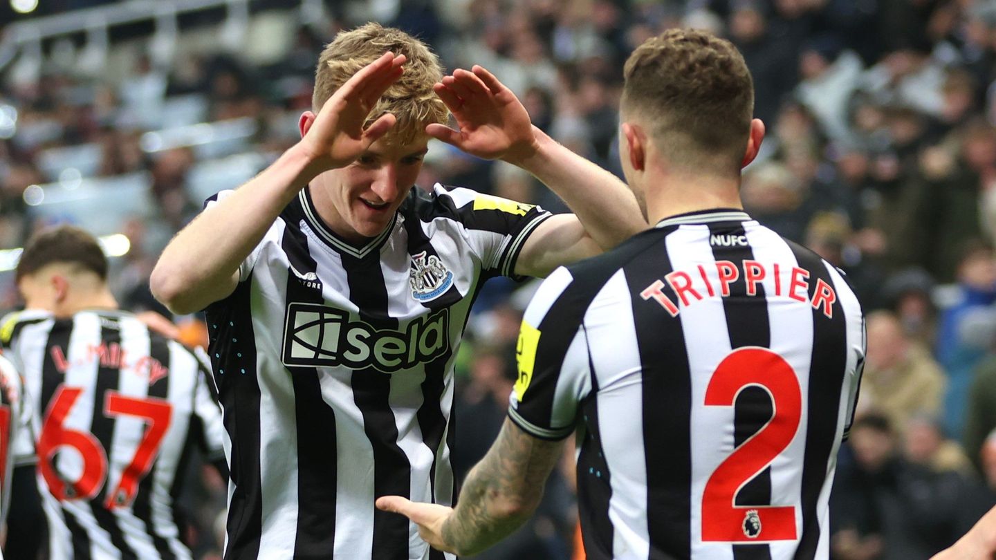 Anthony Gordon and Kieran Trippier