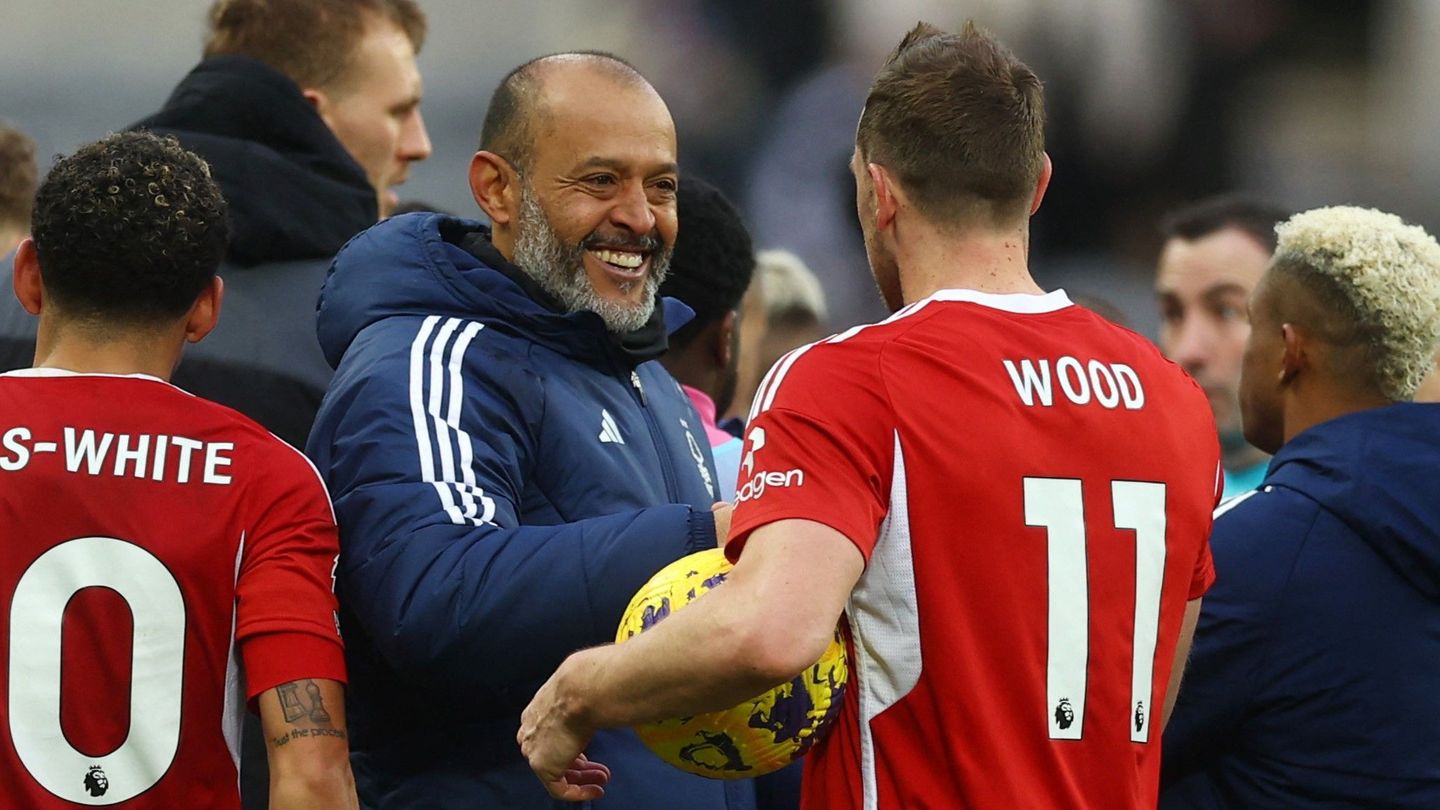 Nuno Espirito Santo and Chris Wood