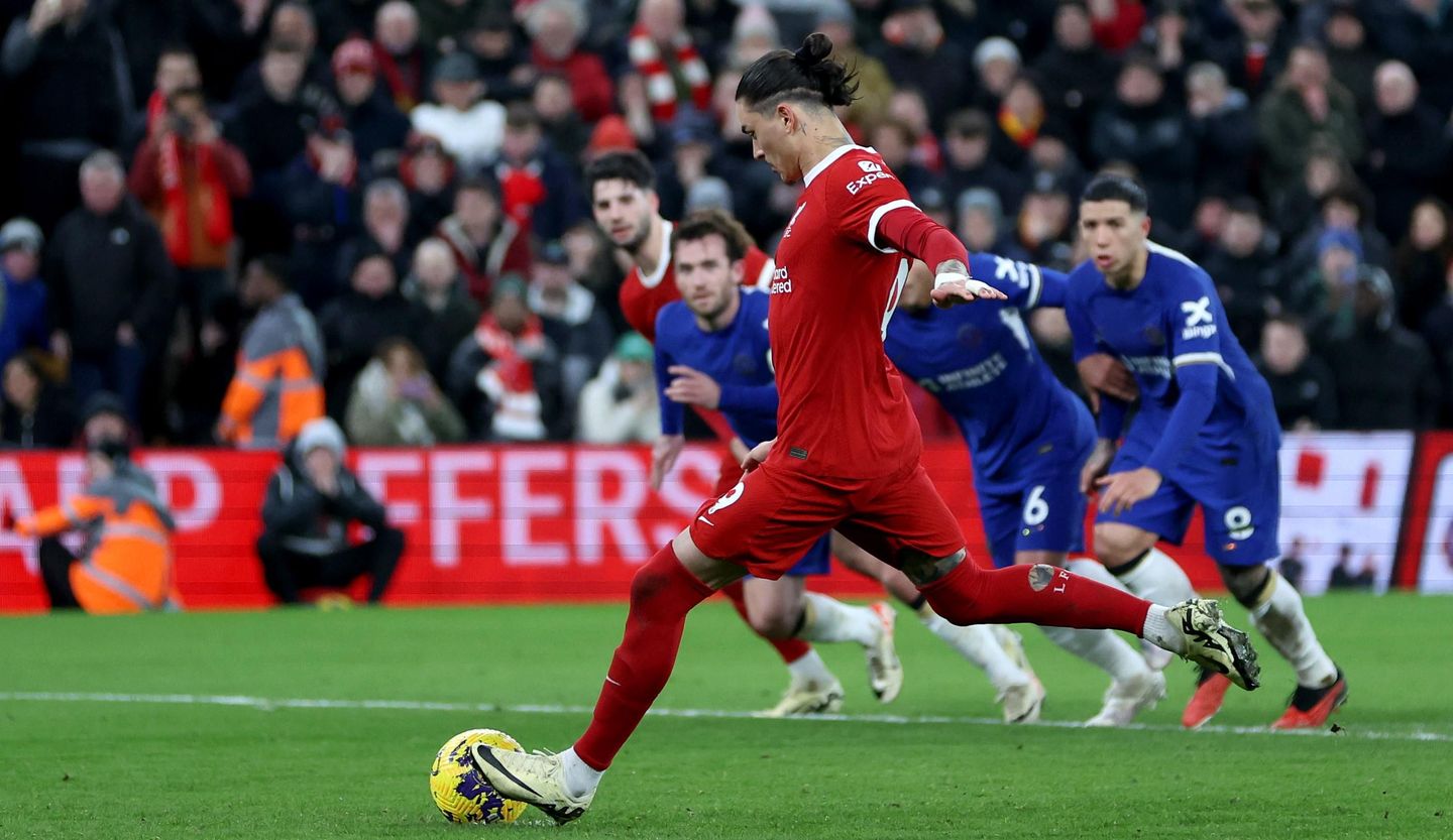 Nunez misses penalty