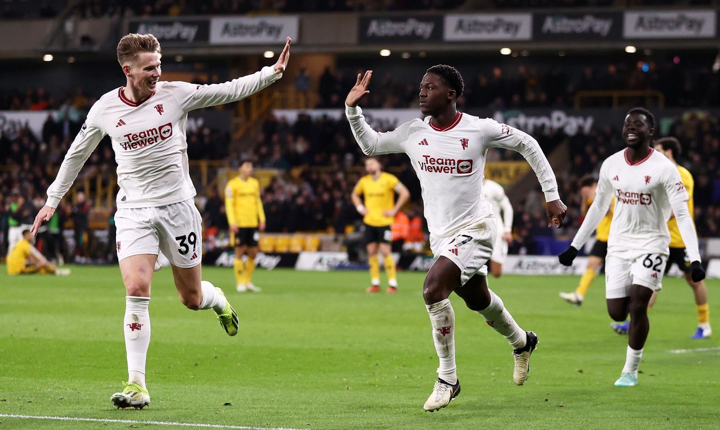 Wolverhampton Wanderers v Manchester United - Premier League