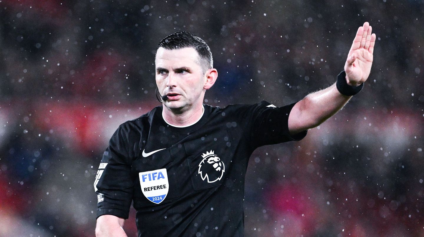 Michael Oliver-referee