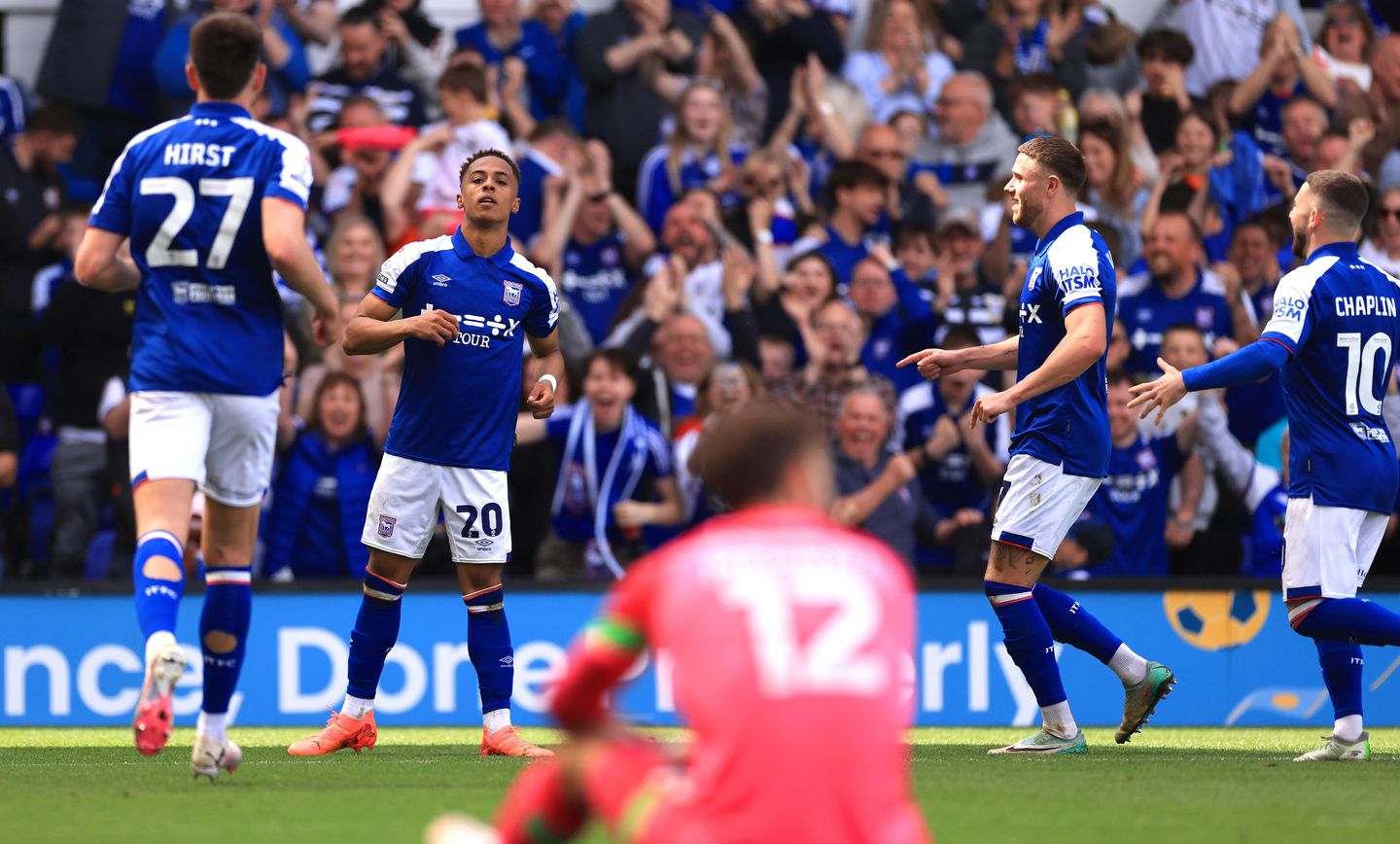 Omari Hutchison celebrates scoring