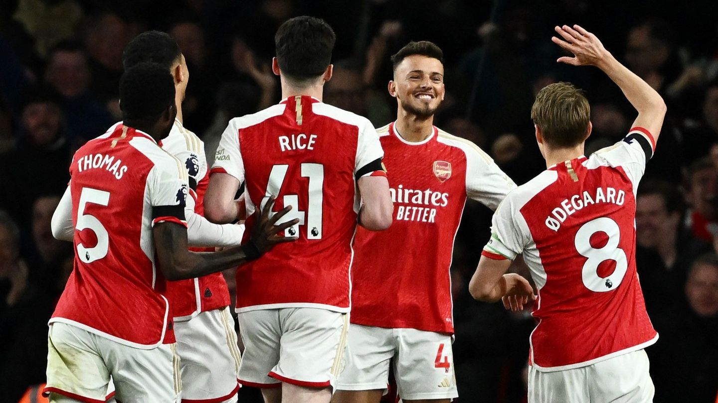 Ben White celebrates