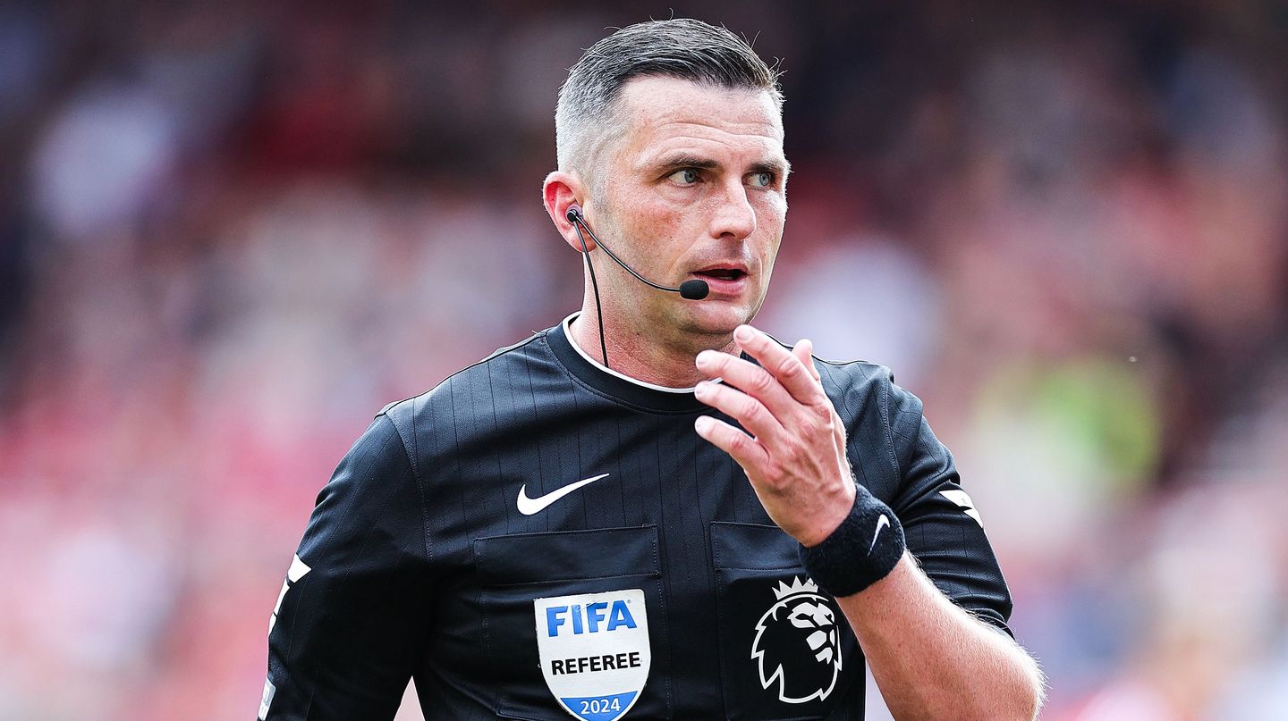 Michael Oliver-referee-