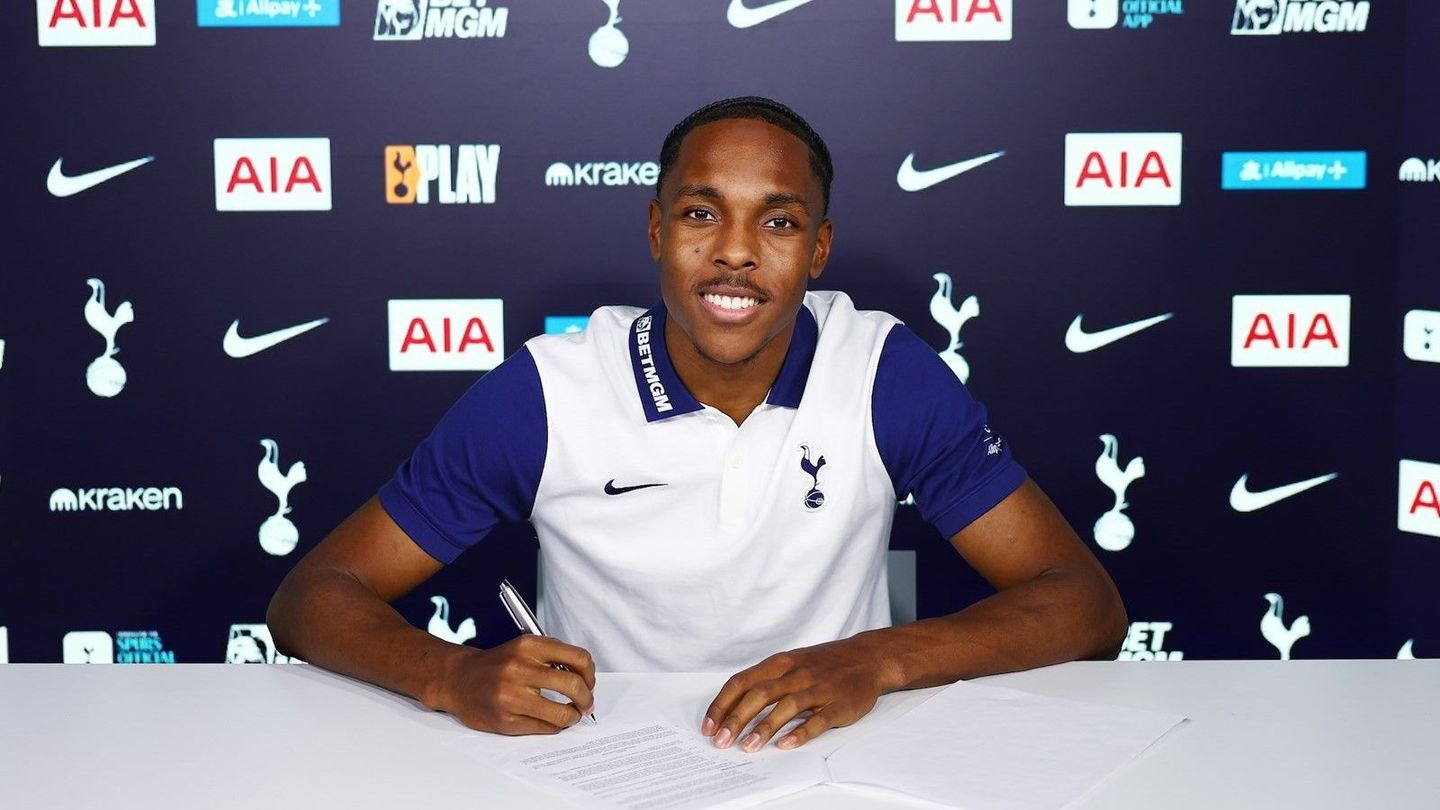 Tel Rae Tel joins Spurs on loan from Bayern Munich