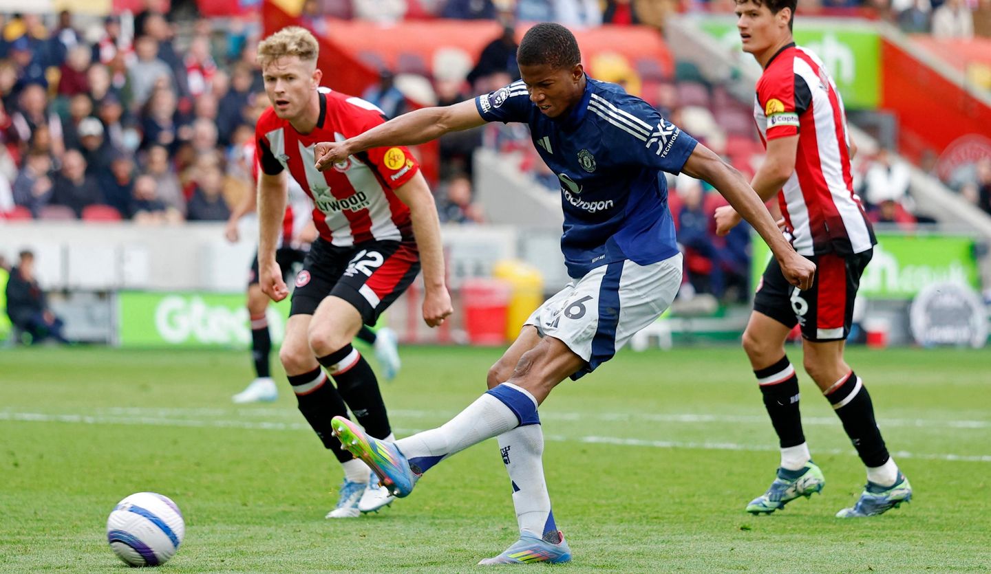 Premier League - Brentford v Manchester United