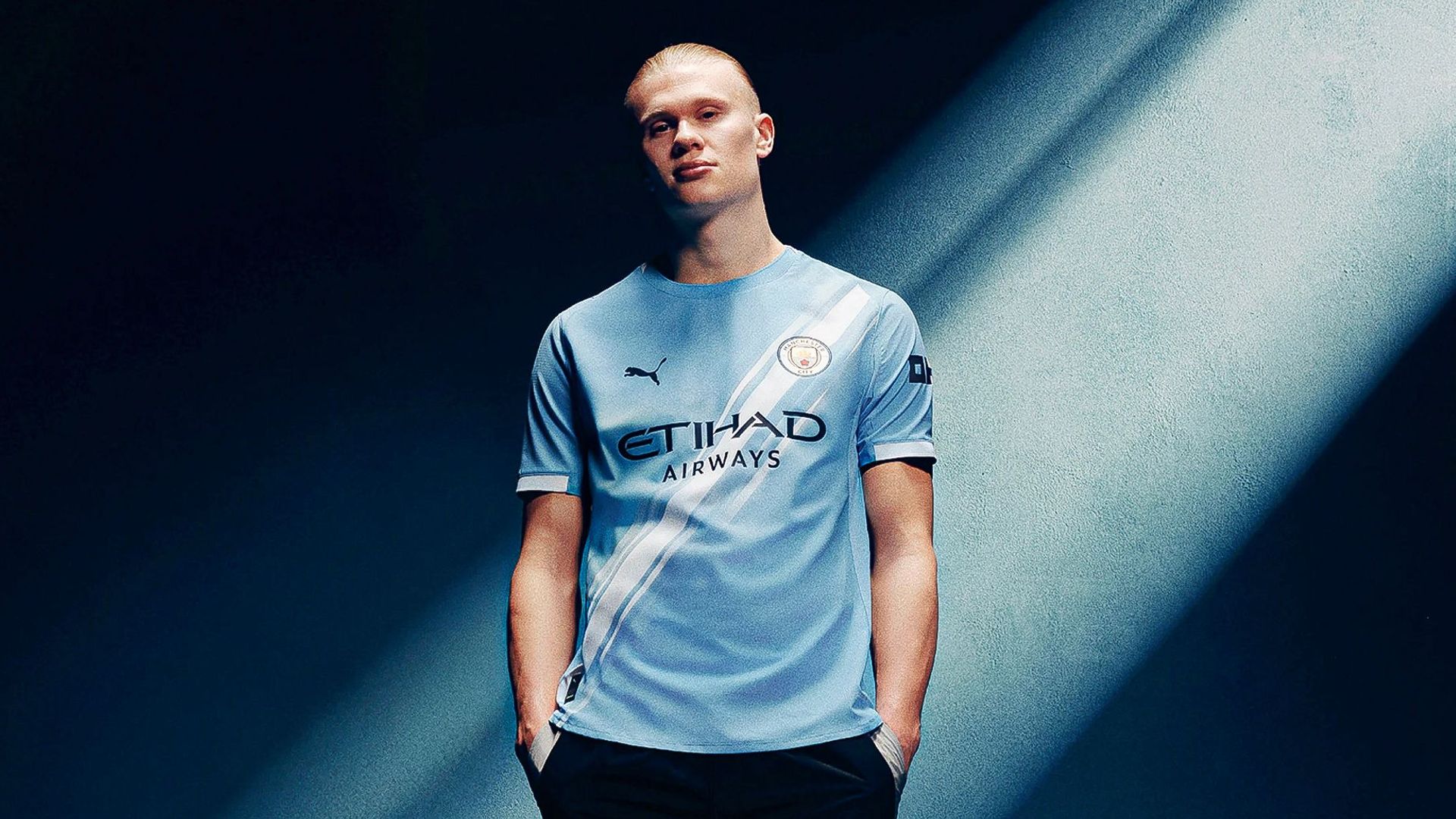 Erling Haaland in Man City's home kit