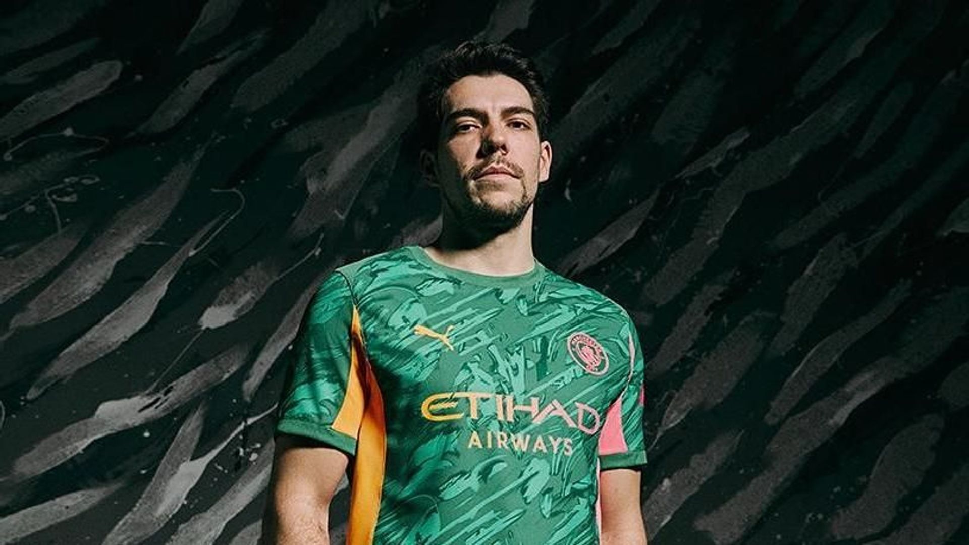 Stefan Ortega in Man City's goalkeeper kit