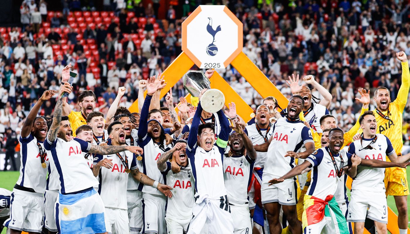 Spurs Defeat Man Utd To Lift First Trophy For 17 Years Spurs Defeat Man Utd To Lift First Trophy For 17 Years