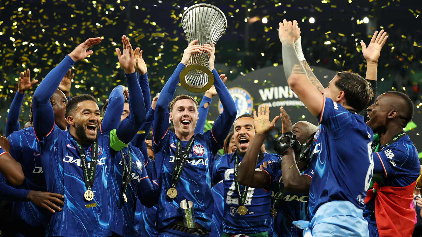 Palmer holds Conference League trophy