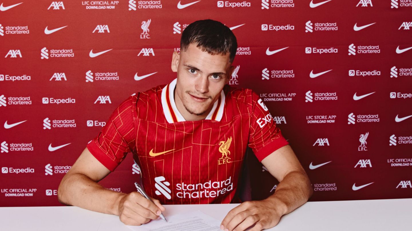 Florian Wirtz signs for Liverpool