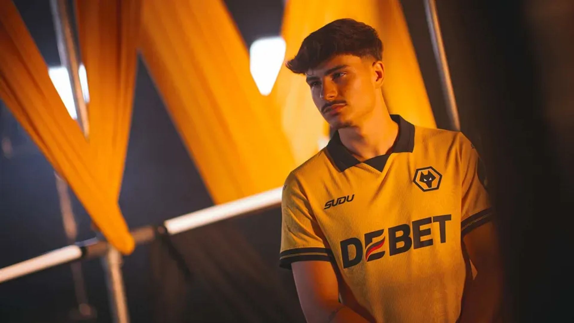 Rodrigo Gomes in Wolves' home shirt