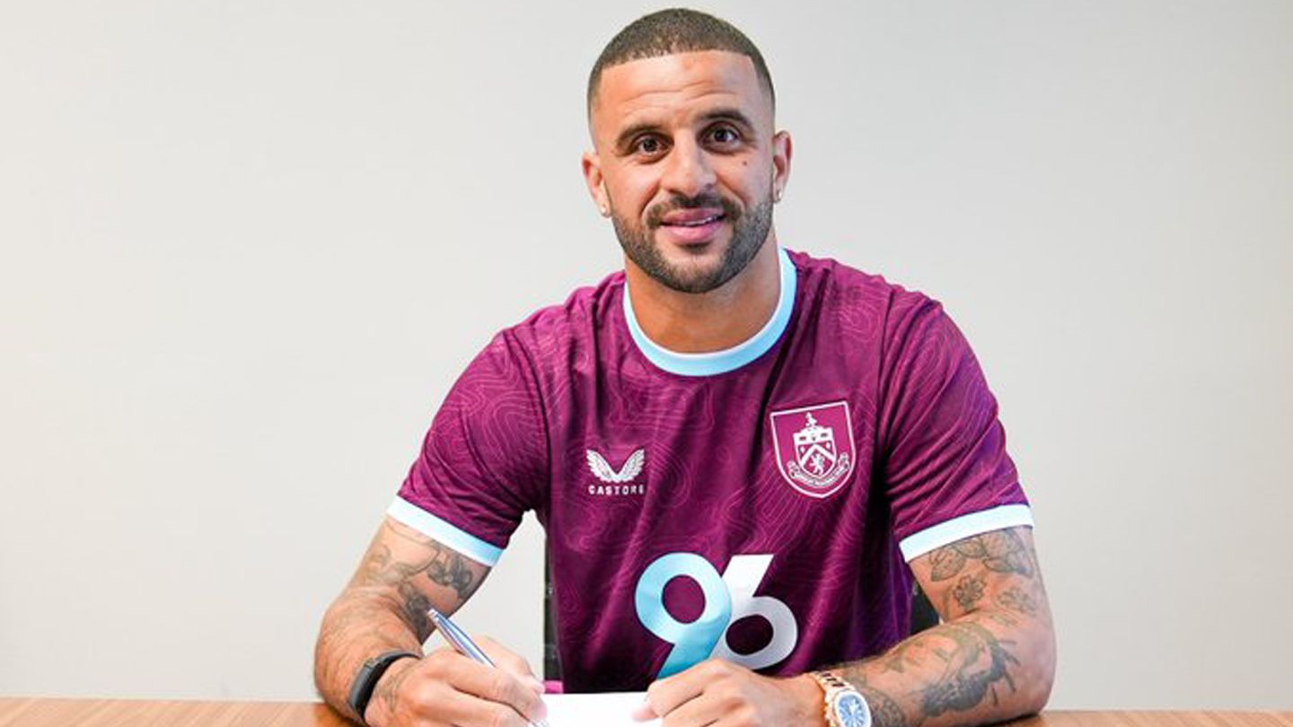 Kyle Walker signs Burnley contract 16x9